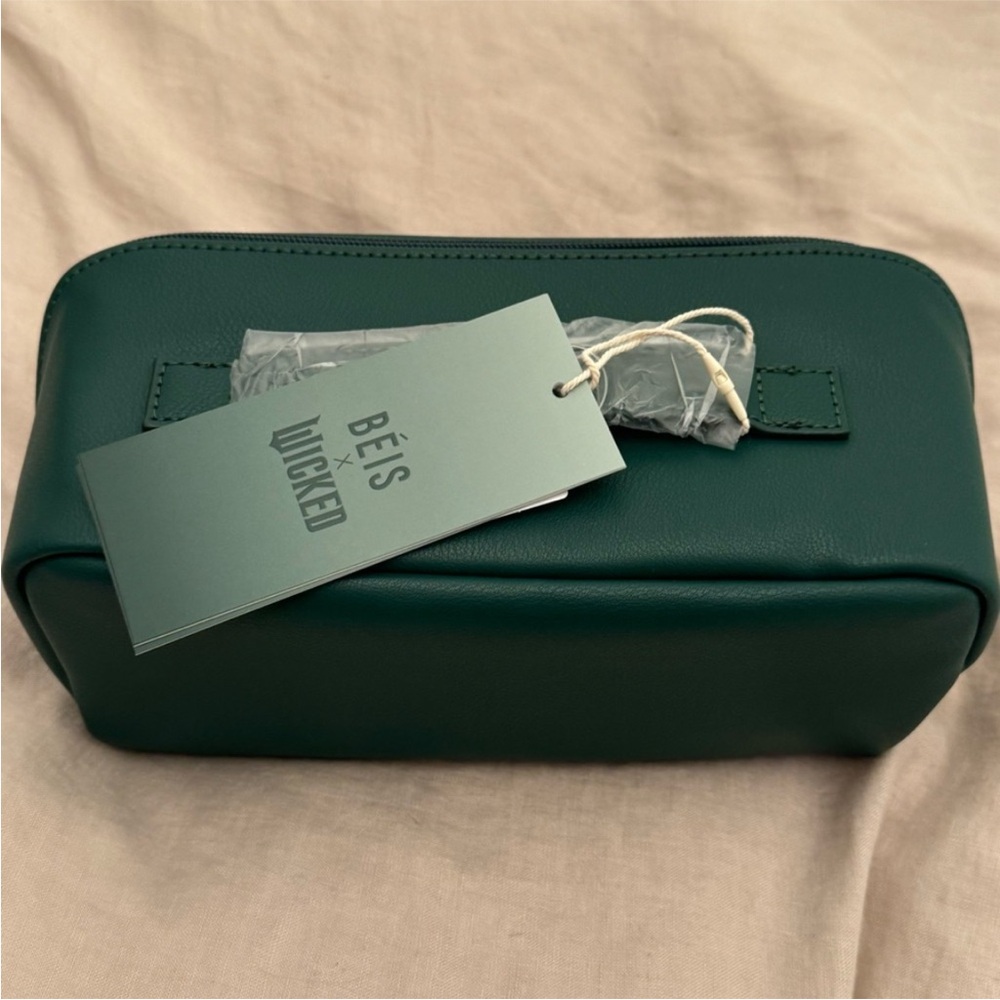 BEIS x Wicked Green Toiletry Bag nwt - Picture 3 of 8